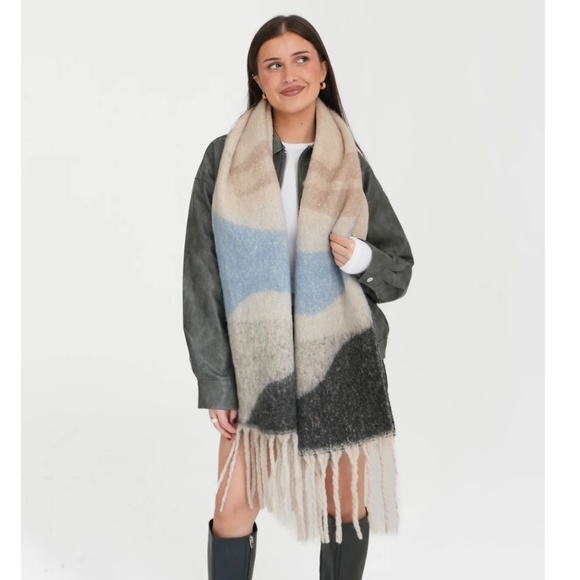 Grey Bandit SWISS ALPS SCARF - Picture 1 of 4